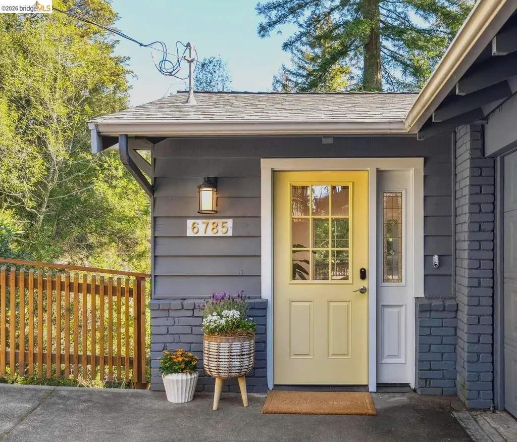 6785 Aitken Drive Oakland CA 94611
