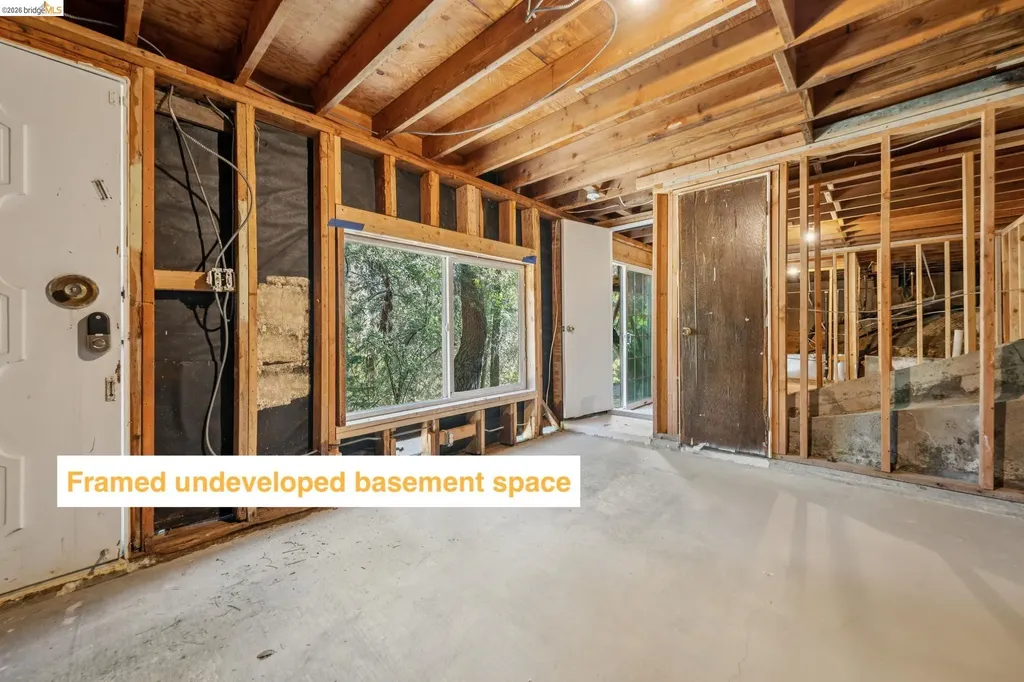 6785 Aitken Drive Oakland CA 94611