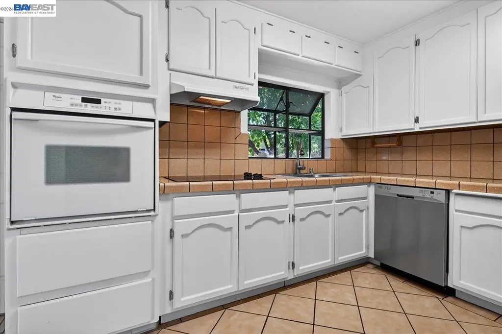 19762 Hathaway Avenue San Lorenzo CA 94541