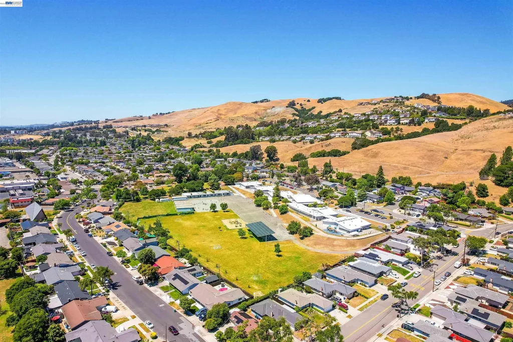 430 Dutchess Lane Hayward CA 94544