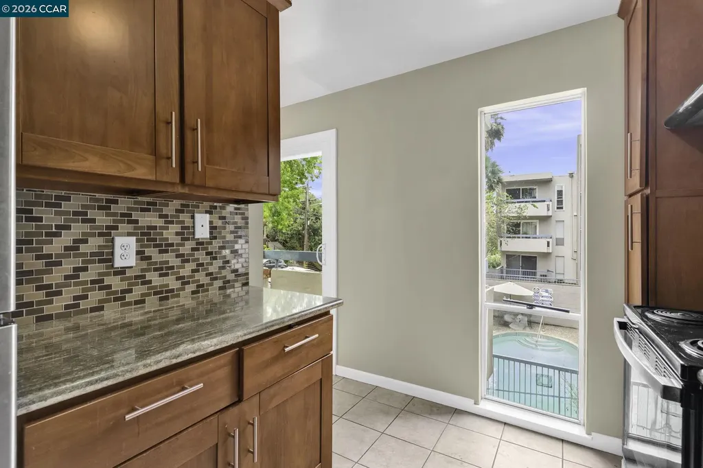 385 Jayne Avenue Oakland CA 94610