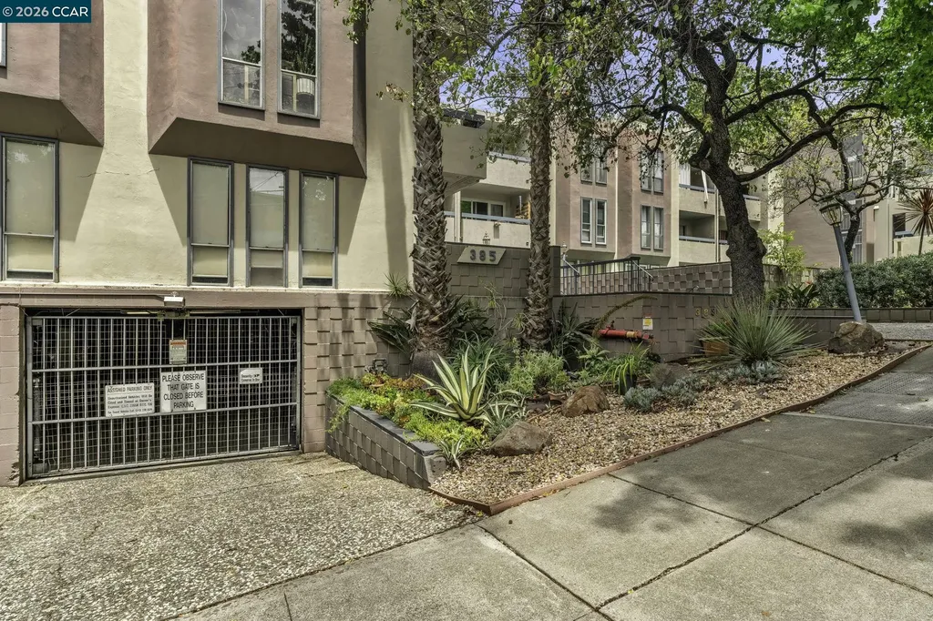 385 Jayne Avenue Oakland CA 94610