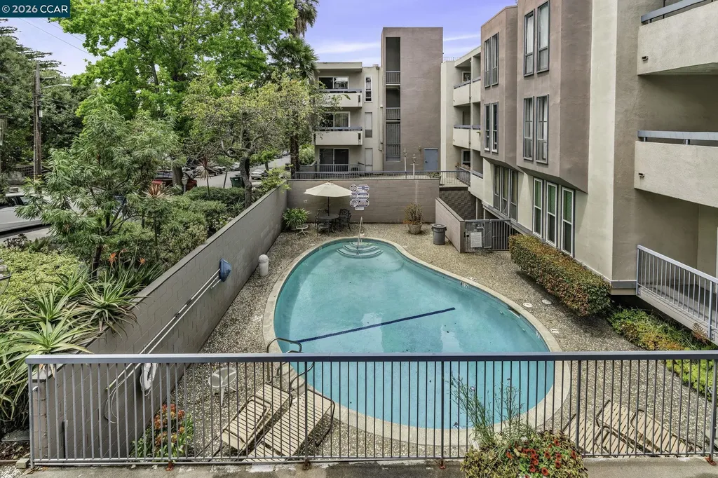 385 Jayne Avenue Oakland CA 94610