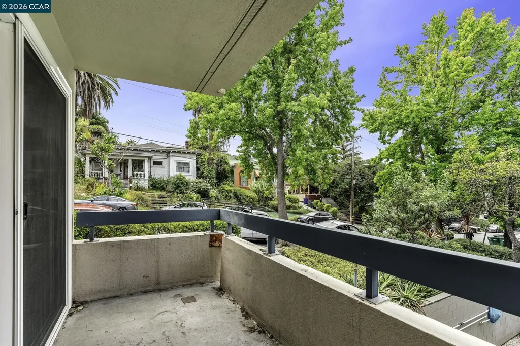 385 Jayne Avenue Oakland CA 94610