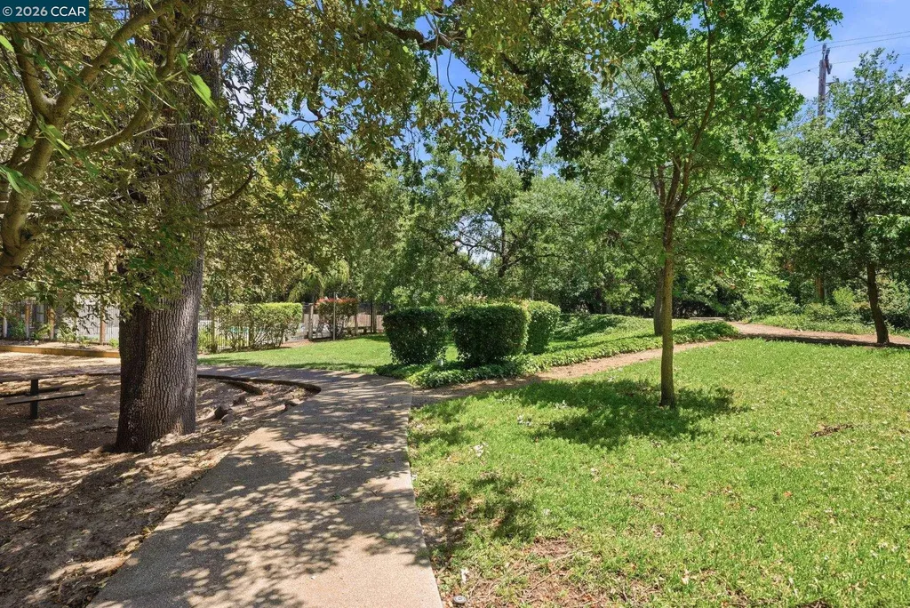 400 Suntree Lane Pleasant Hill CA 94523