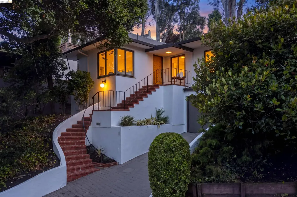 Oakland CA, 1085 Brookwood Road