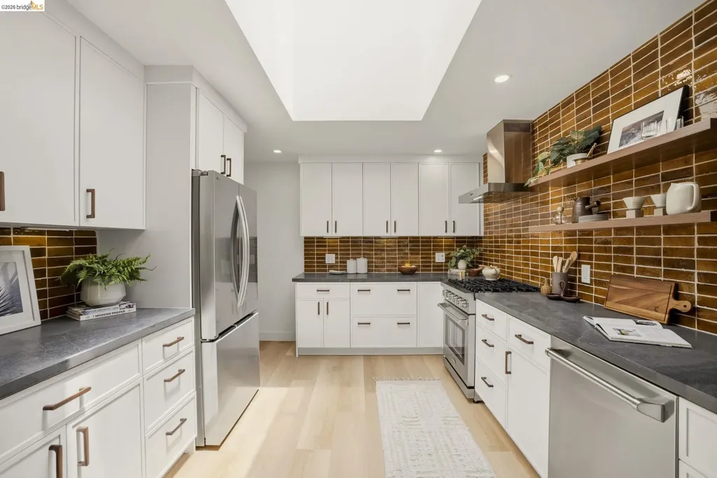 1085 Brookwood Road Oakland CA 94610