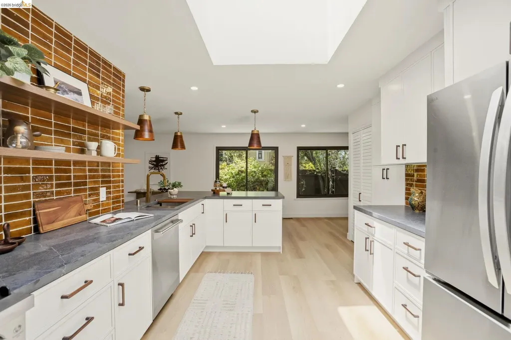 1085 Brookwood Road Oakland CA 94610