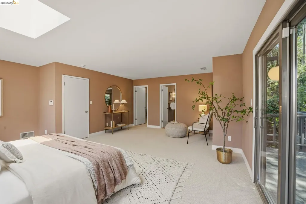 1085 Brookwood Road Oakland CA 94610