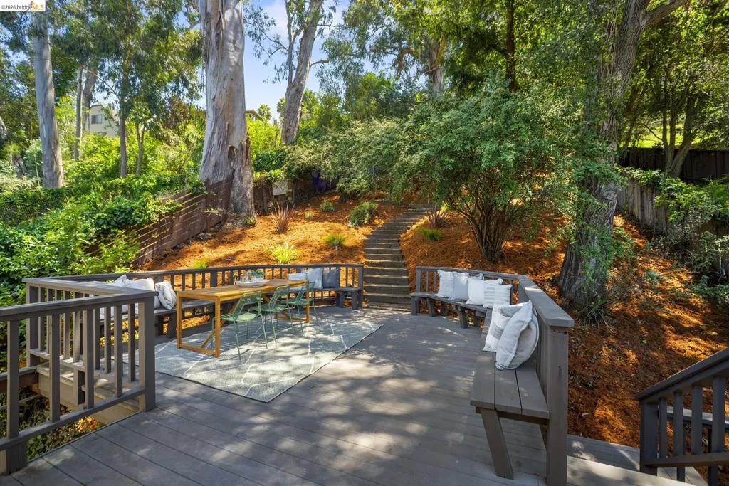 1085 Brookwood Road Oakland CA 94610