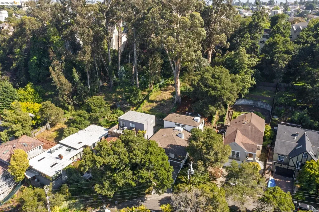 1085 Brookwood Road Oakland CA 94610