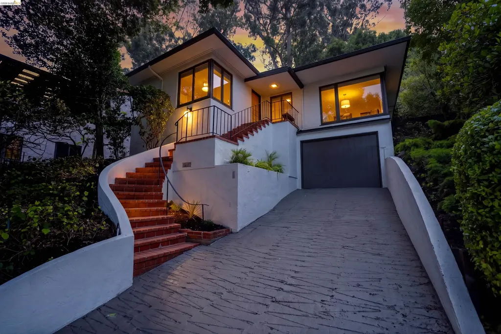 1085 Brookwood Road Oakland CA 94610