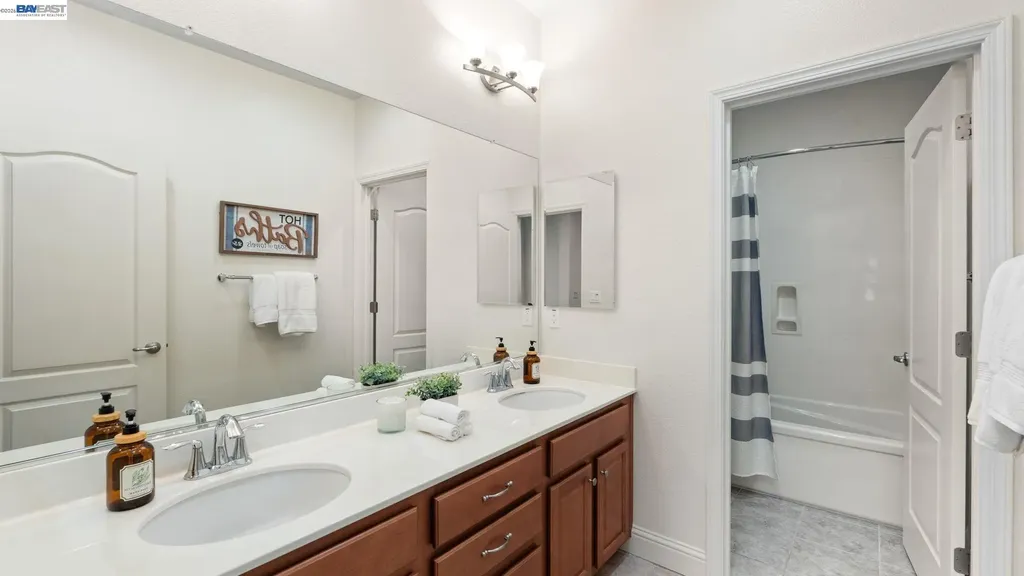 3207 Vittoria Loop Dublin CA 94568