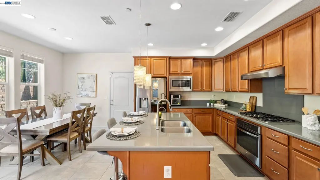 3207 Vittoria Loop Dublin CA 94568