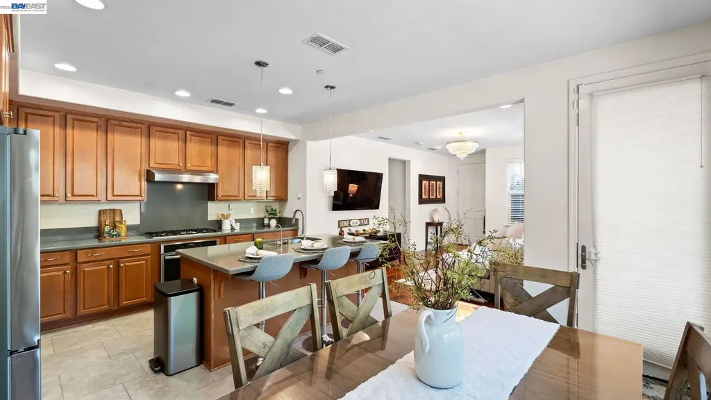 3207 Vittoria Loop Dublin CA 94568