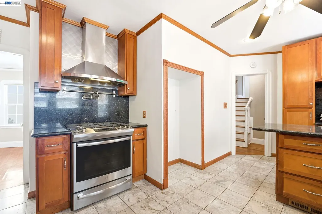 5814 Fleming Avenue Oakland CA 94605
