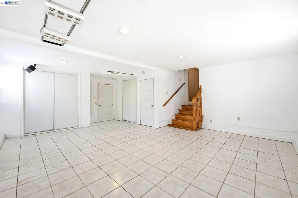 5814 Fleming Avenue Oakland CA 94605