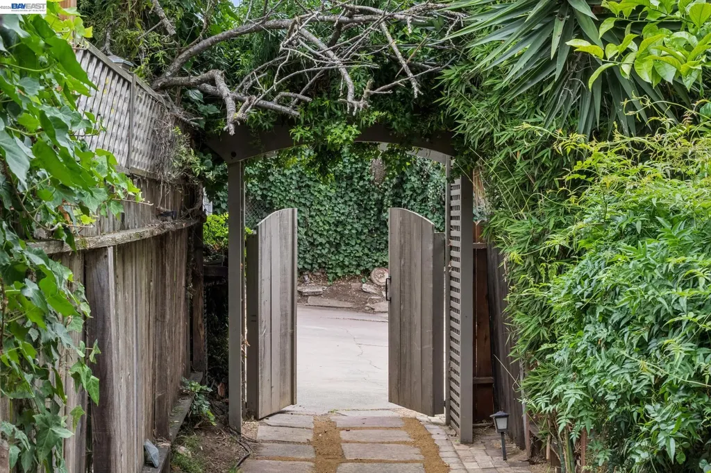 4336 Fleming Avenue Oakland CA 94619