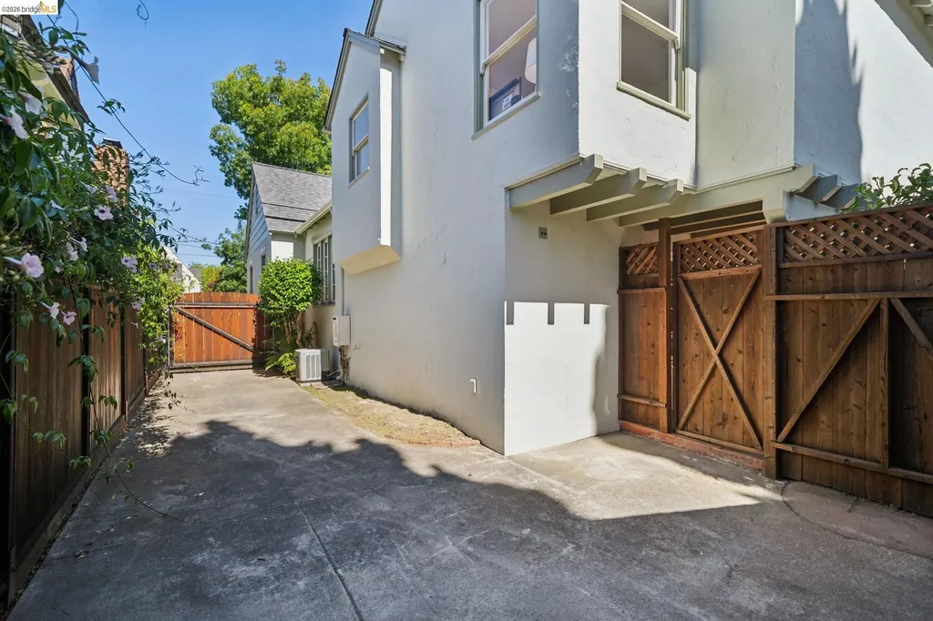 957 Lee Avenue San Leandro CA 94577