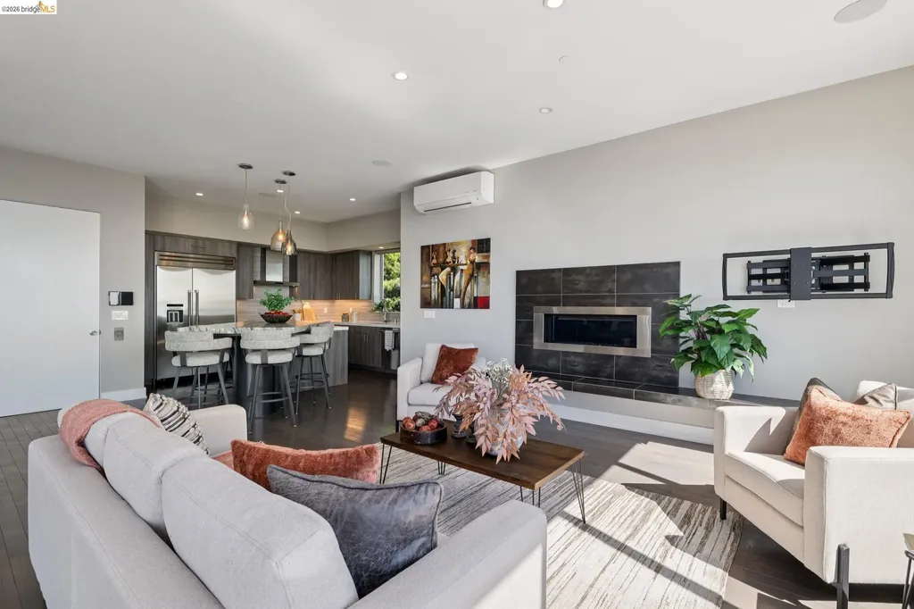 25 Diablo Drive Oakland CA 94611