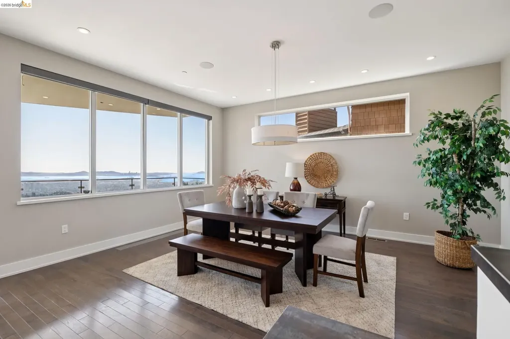 25 Diablo Drive Oakland CA 94611