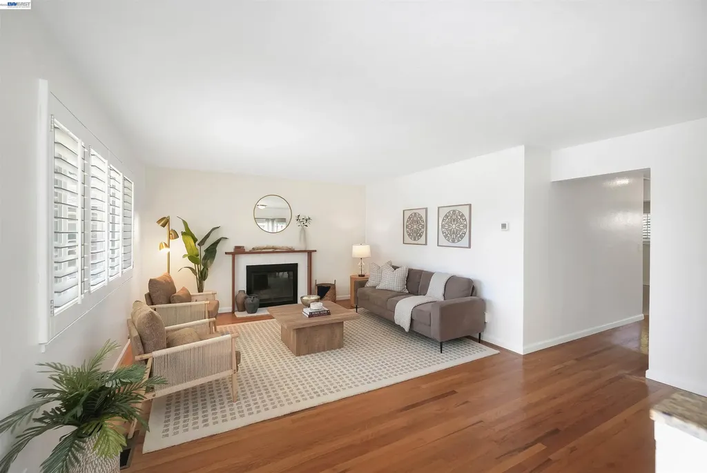 31590 Hugh Way Hayward CA 94544