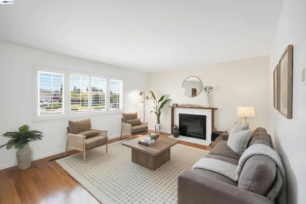 31590 Hugh Way Hayward CA 94544