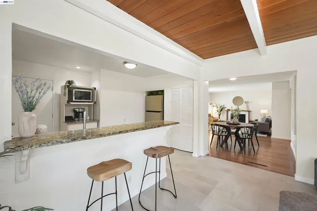 31590 Hugh Way Hayward CA 94544
