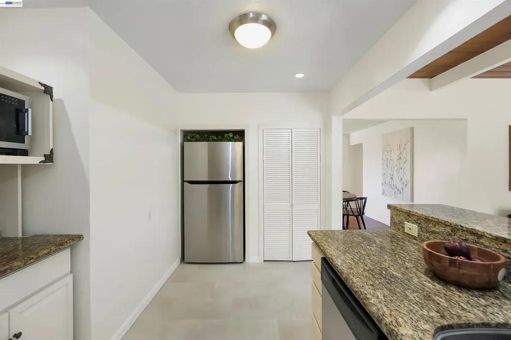 31590 Hugh Way Hayward CA 94544
