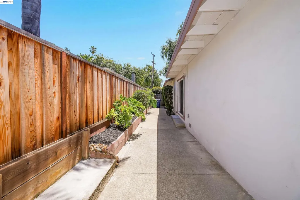 31590 Hugh Way Hayward CA 94544