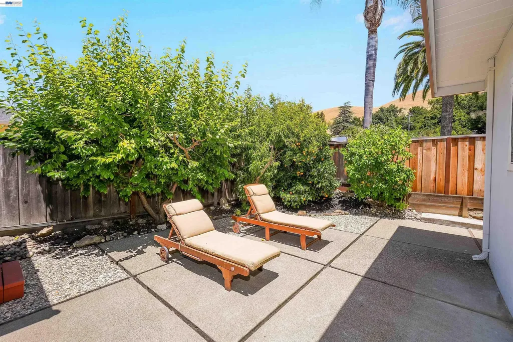 31590 Hugh Way Hayward CA 94544