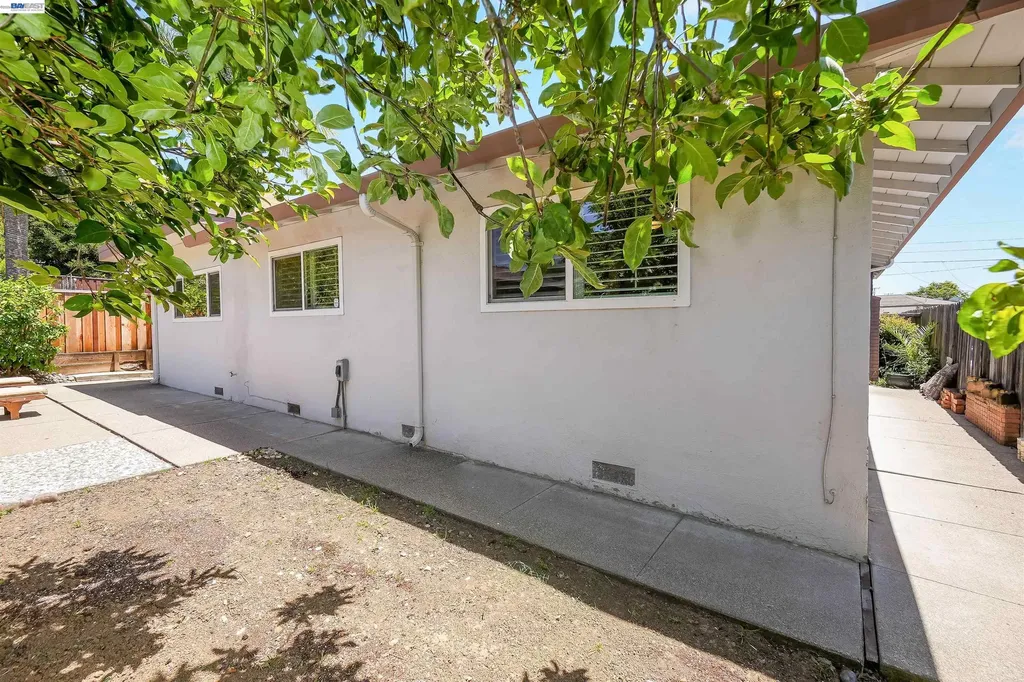 31590 Hugh Way Hayward CA 94544