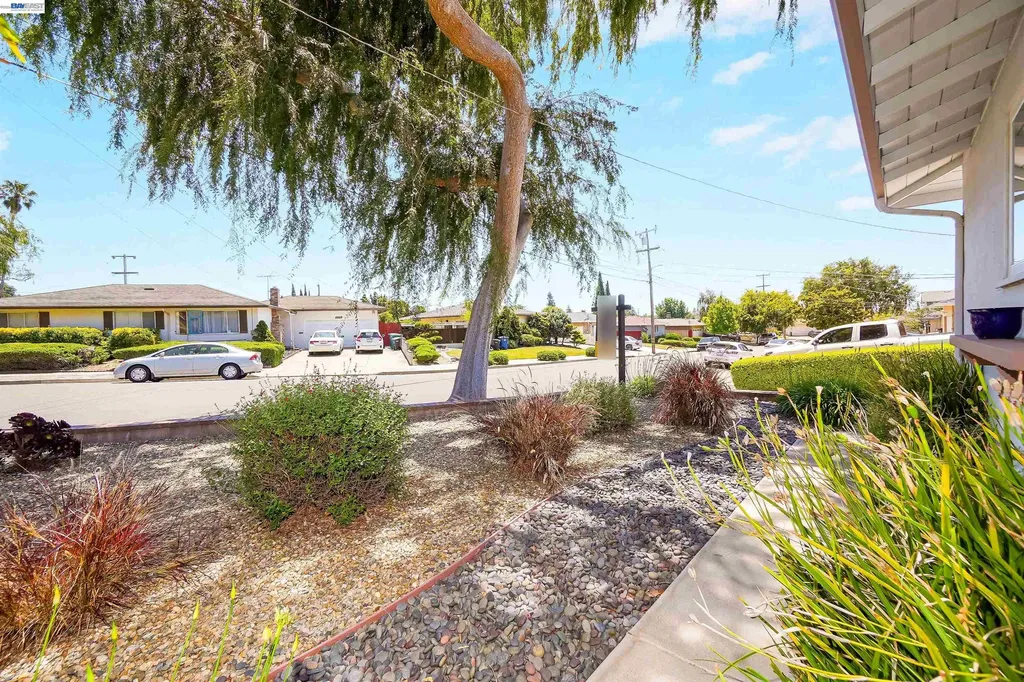 31590 Hugh Way Hayward CA 94544