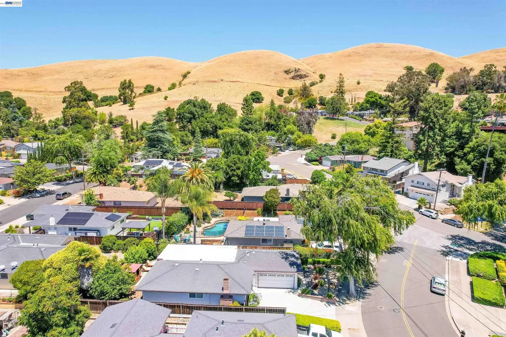 31590 Hugh Way Hayward CA 94544