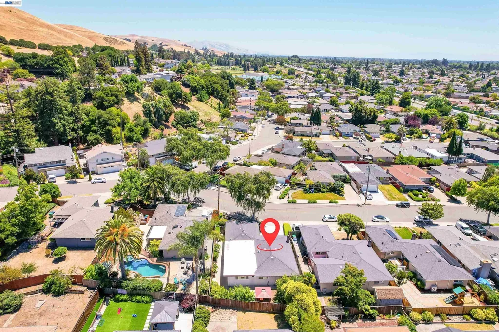 31590 Hugh Way Hayward CA 94544