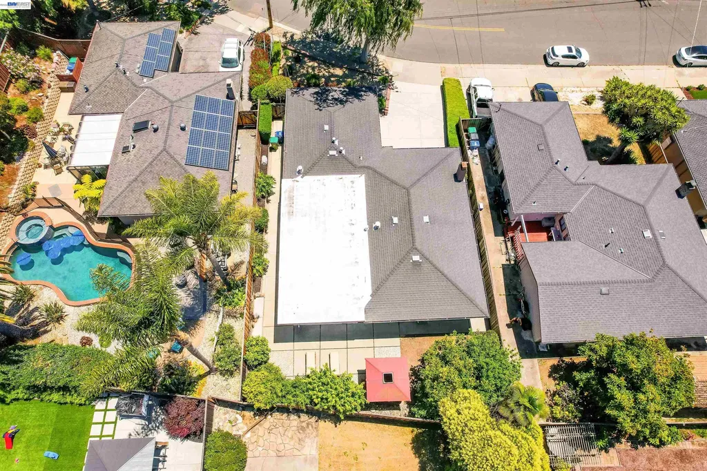 31590 Hugh Way Hayward CA 94544