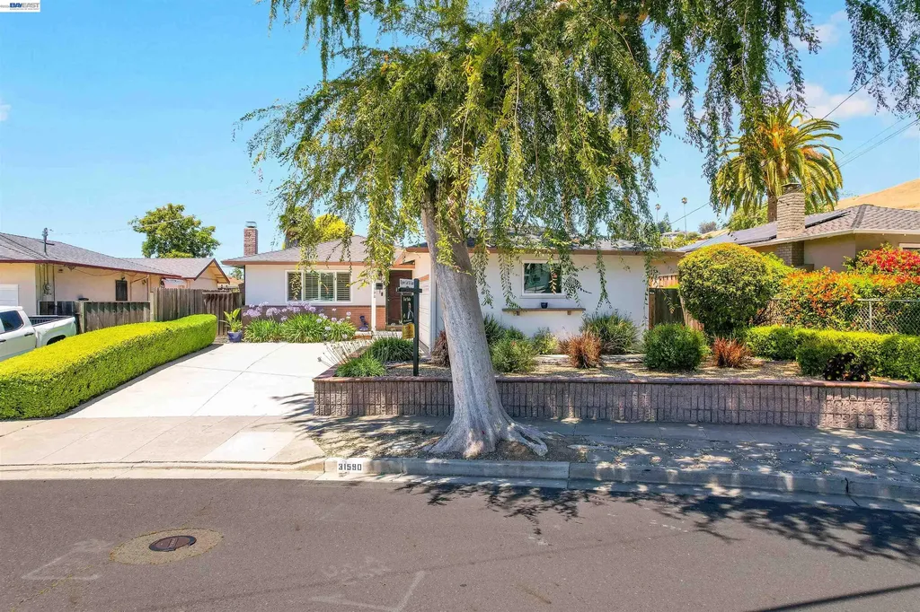 31590 Hugh Way Hayward CA 94544