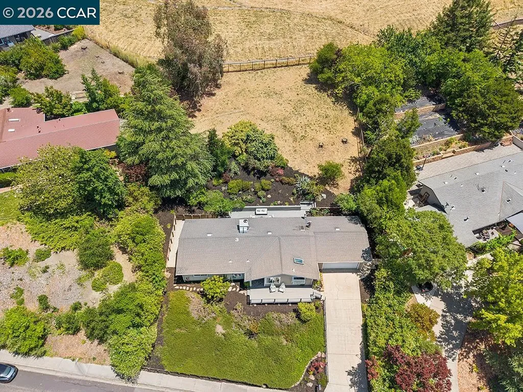 8 Ketelsen Court Moraga CA 94556