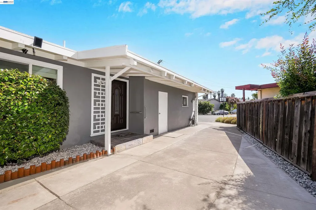 30562 Troon Place Hayward CA 94544