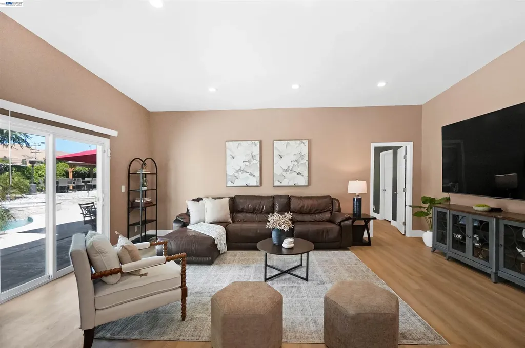 30562 Troon Place Hayward CA 94544