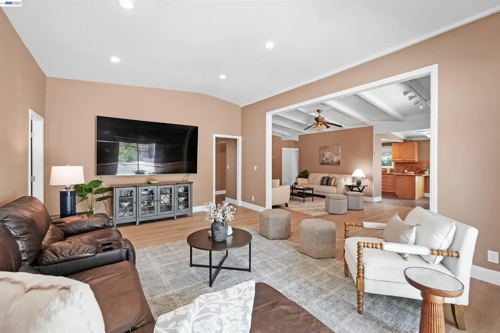 30562 Troon Place Hayward CA 94544