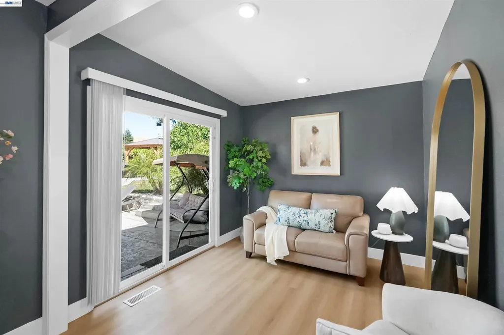 30562 Troon Place Hayward CA 94544
