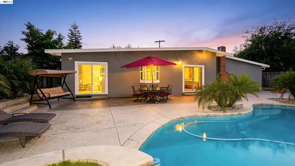 30562 Troon Place Hayward CA 94544