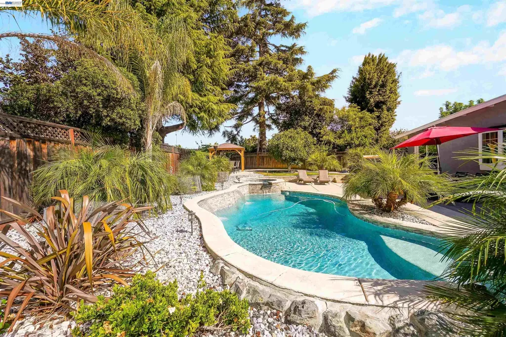 30562 Troon Place Hayward CA 94544