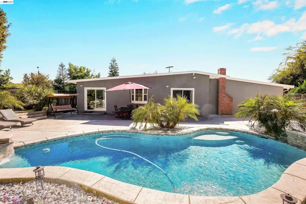 30562 Troon Place Hayward CA 94544