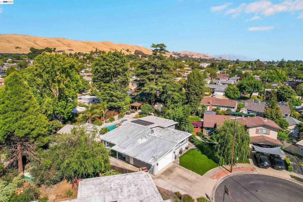30562 Troon Place Hayward CA 94544