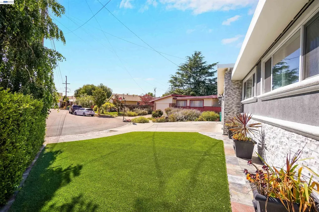 30562 Troon Place Hayward CA 94544