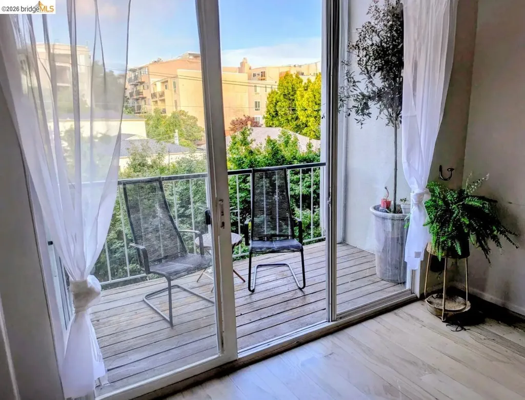 365 Perkins Street Oakland CA 94610