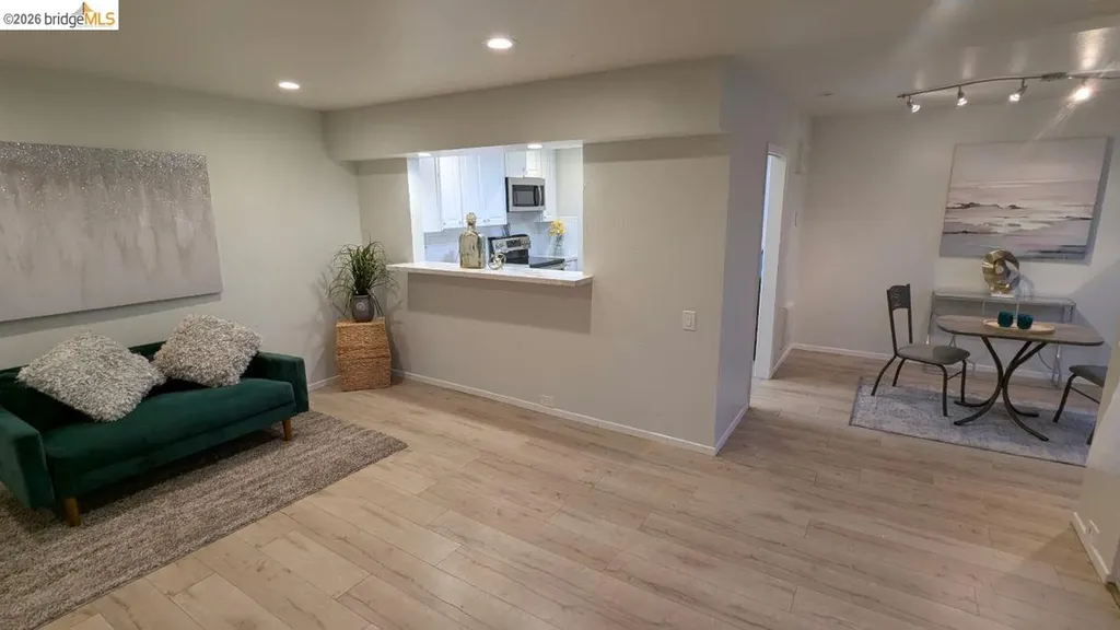 365 Perkins Street Oakland CA 94610
