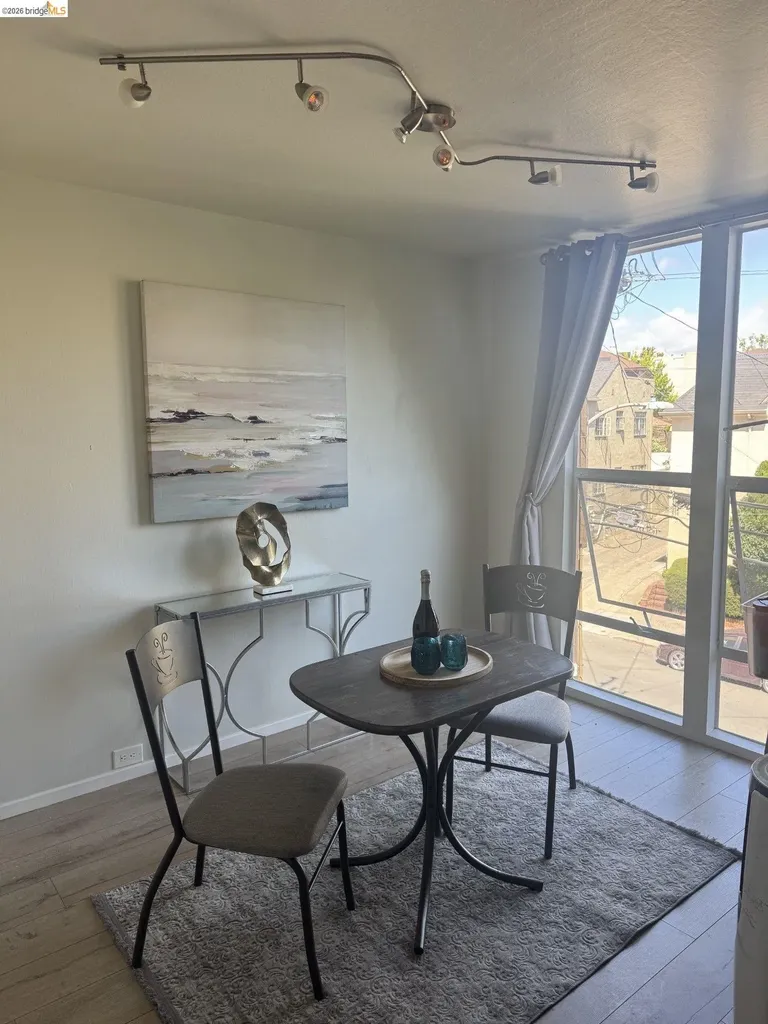 365 Perkins Street Oakland CA 94610